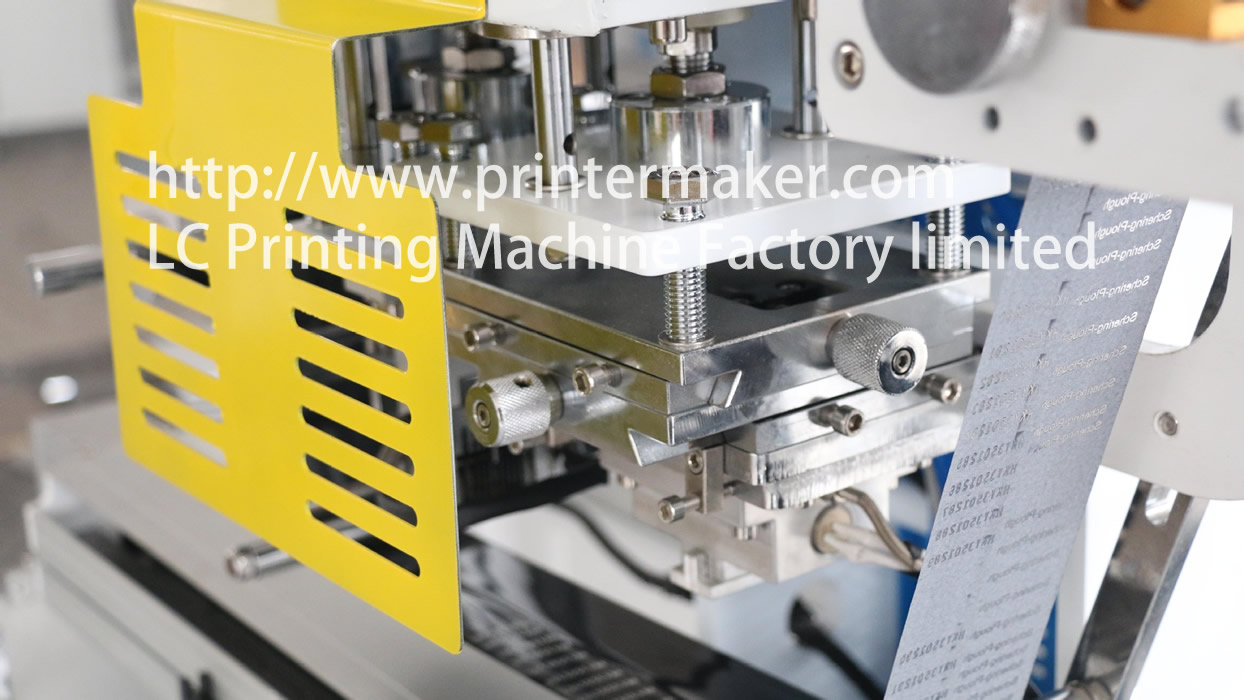 Security Plastic Seal Servo Motor Two Station Hot Stamping Machine 