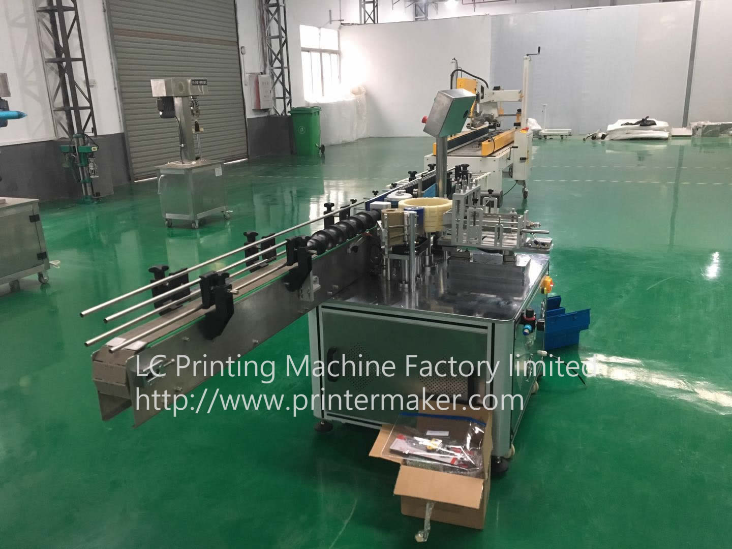 Automatic Glue Labeler for Bottles