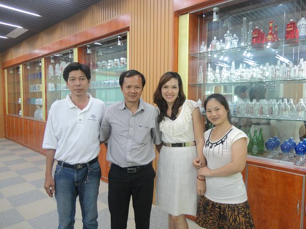 Vietnam Customer Visiting And Training On The Automatic Screen Printing Machine On Glass Cups