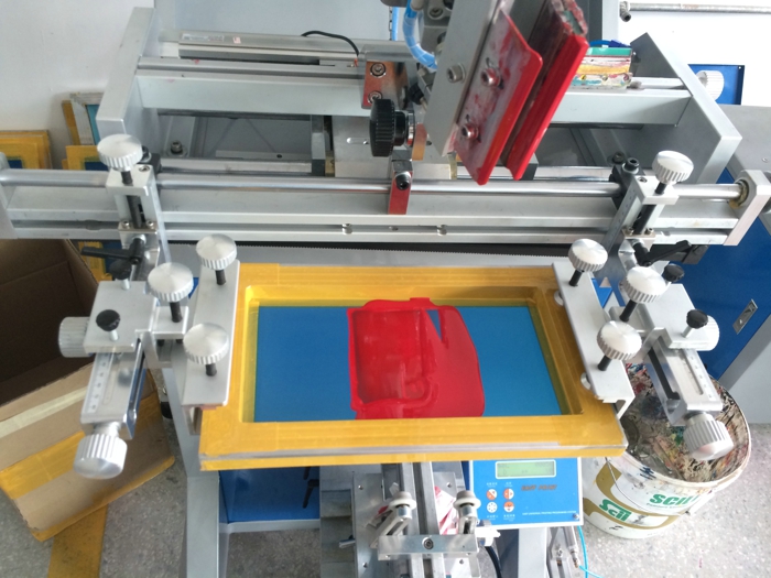 Screen Printing Machine on Printing Glass Bottle and Glass Bottle Drying Machine